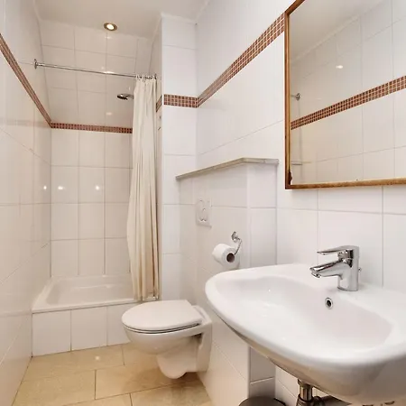 Villa Modern In Near Town Centre