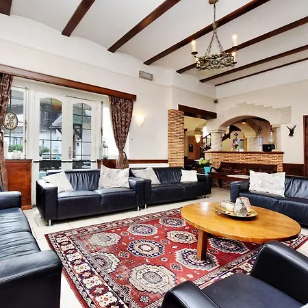 Villa Modern In Near Town Centre Spa
