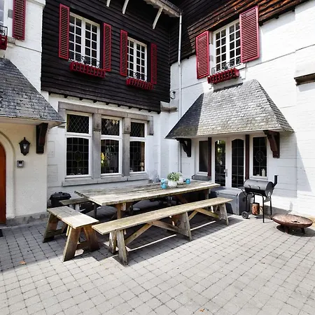Villa Modern In Near Town Centre *