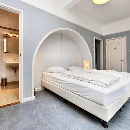 Modern In Near Town Centre Villa