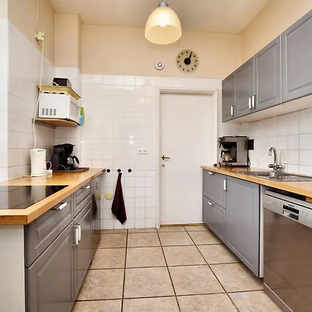 Villa Modern In Near Town Centre Spa